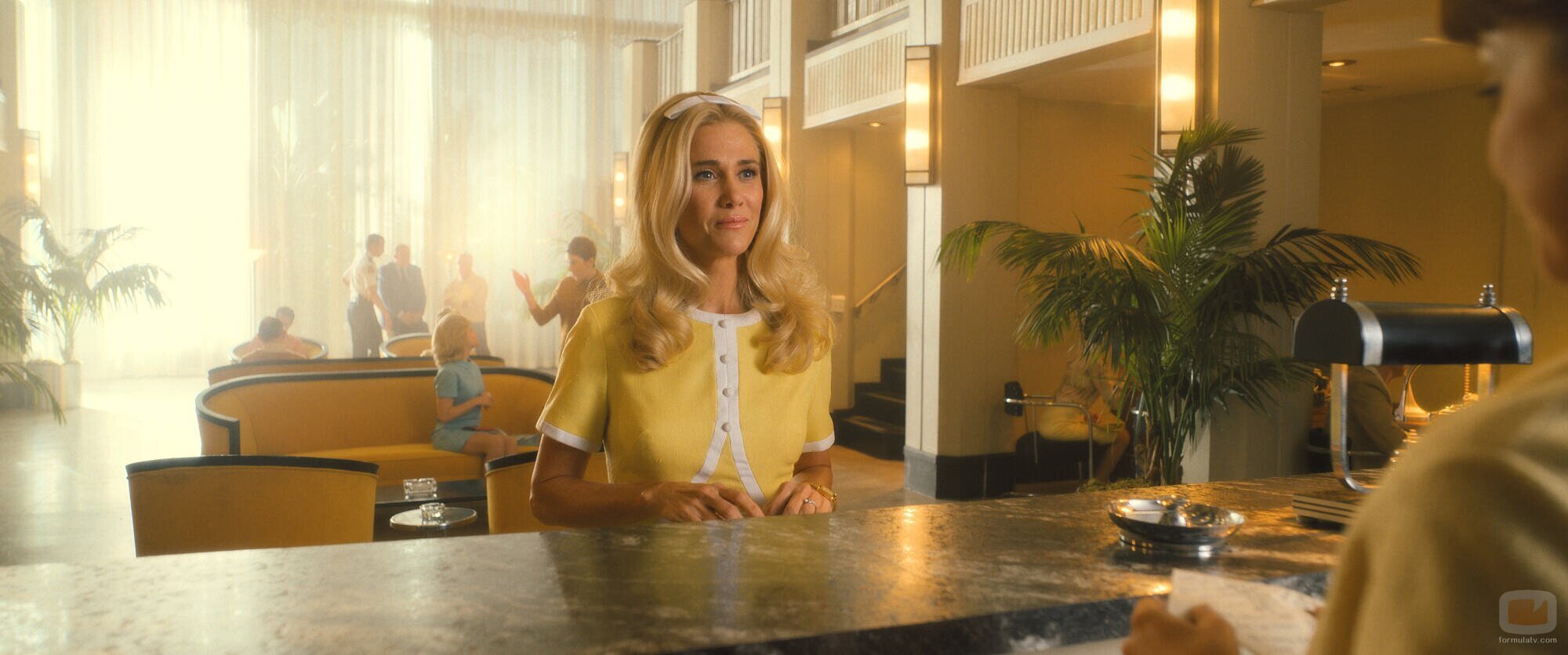 Kristen Wiig en 'Maxine toma las riendas' de 'Palm Royale'