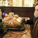 Julia Duffy en 1x07 'Maxine entrega a un príncipe' de 'Palm Royale'