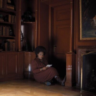 Amber Chardae Robinson en el 1x08 de 'Palm Royale'