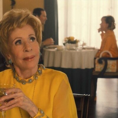Carol Burnett en 1x09 titulado 'Maxine se da un chapuzón' de 'Palm Royale'