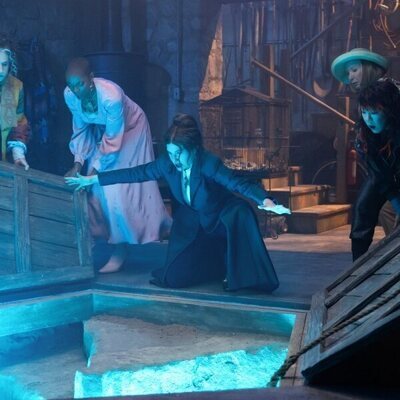 1x02 titulado 'El círculo abrirá la puerta al más allá' de 'Agatha, ¿quién si no?'