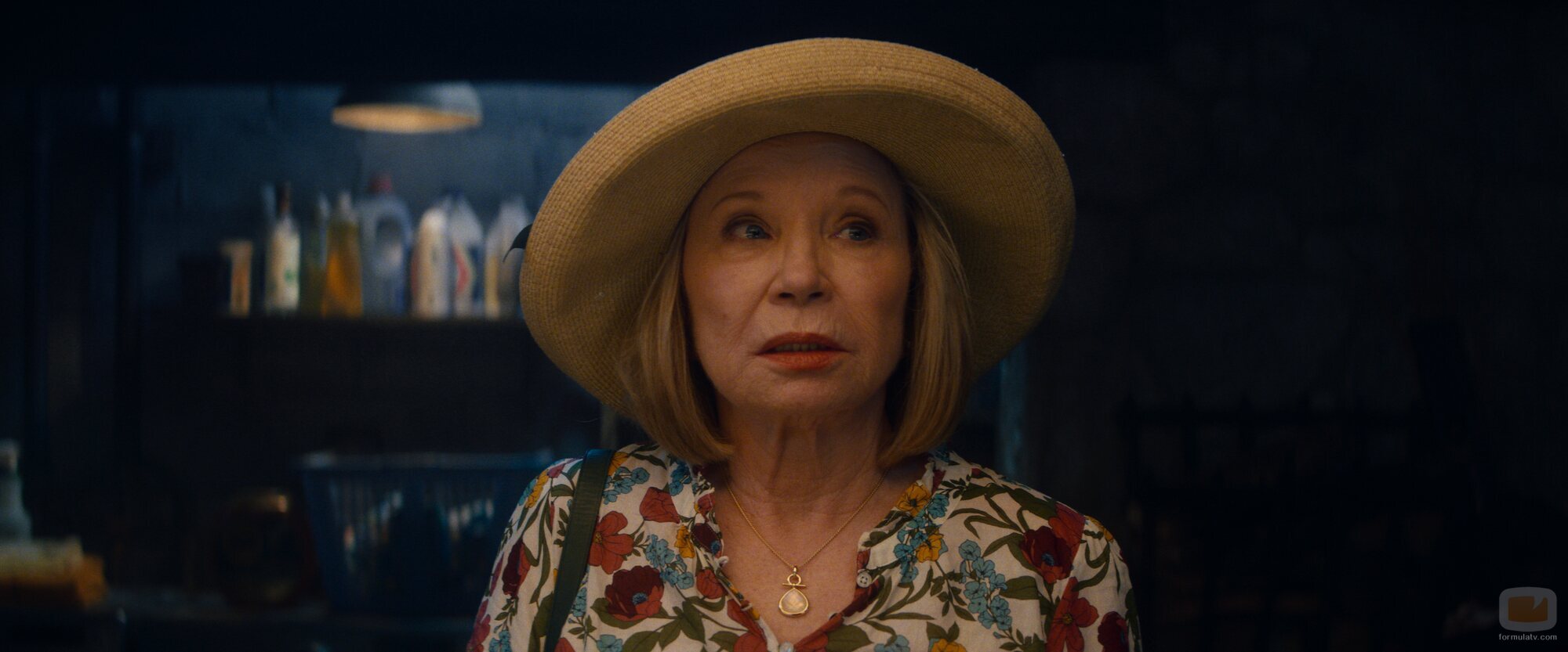 Debra Jo Rupp en 'El círculo abrirá la puerta al más allá' de 'Agatha All Along'