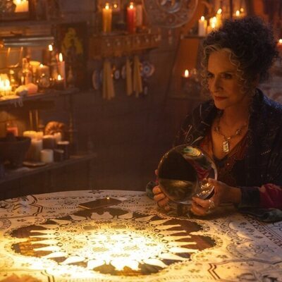 Patti LuPone en el 1x02 de 'Agatha All Along'