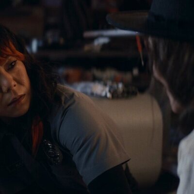 Kathryn Hahn y Ali Ahn en la temporada 1 y el capítulo 02 de 'Agatha, ¿quién si no?'