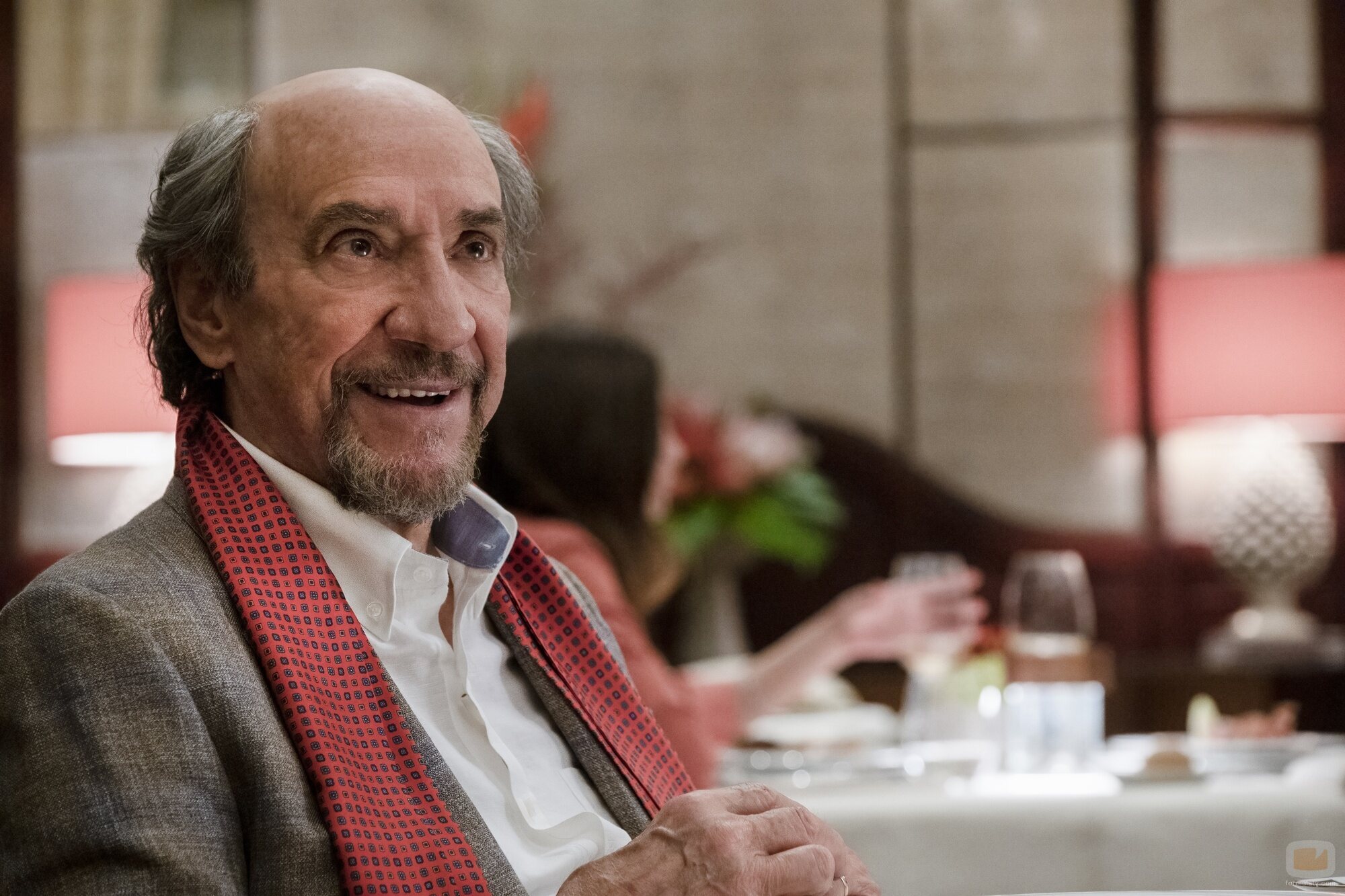 F. Murray Abraham en el 2x01 de 'The White Lotus'