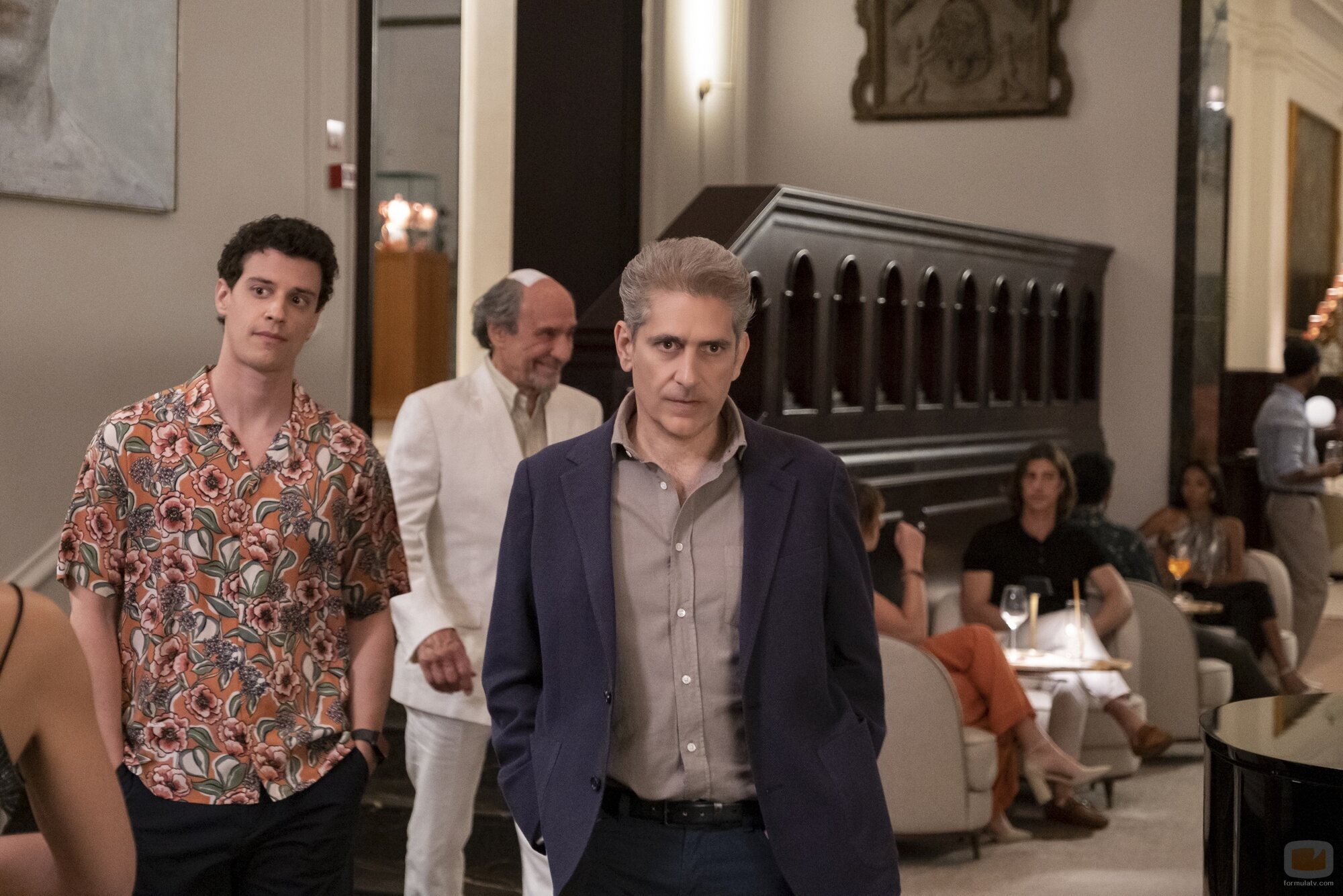 Michael Imperioli y Adam DiMarco en 2x07 'Arrivederci' de 'The White Lotus'