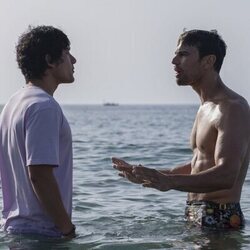 Theo James y Will Sharpe en Capítulo 7 titulado 'Arrivederci' de 'The White Lotus'