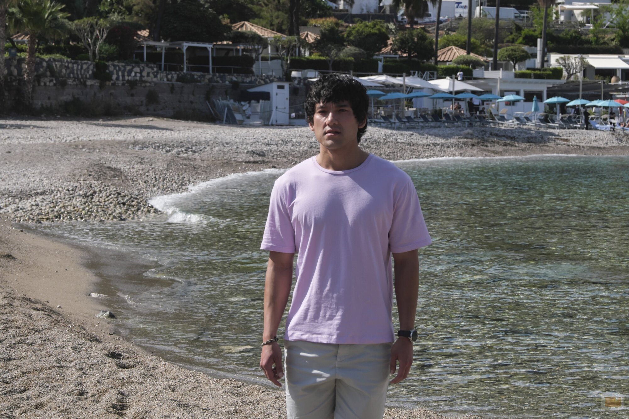 Still de Will Sharpe en 2x07 titulado 'Arrivederci' de 'The White Lotus'