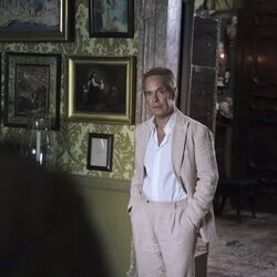 Tom Hollander en el 2x07 de 'The White Lotus'