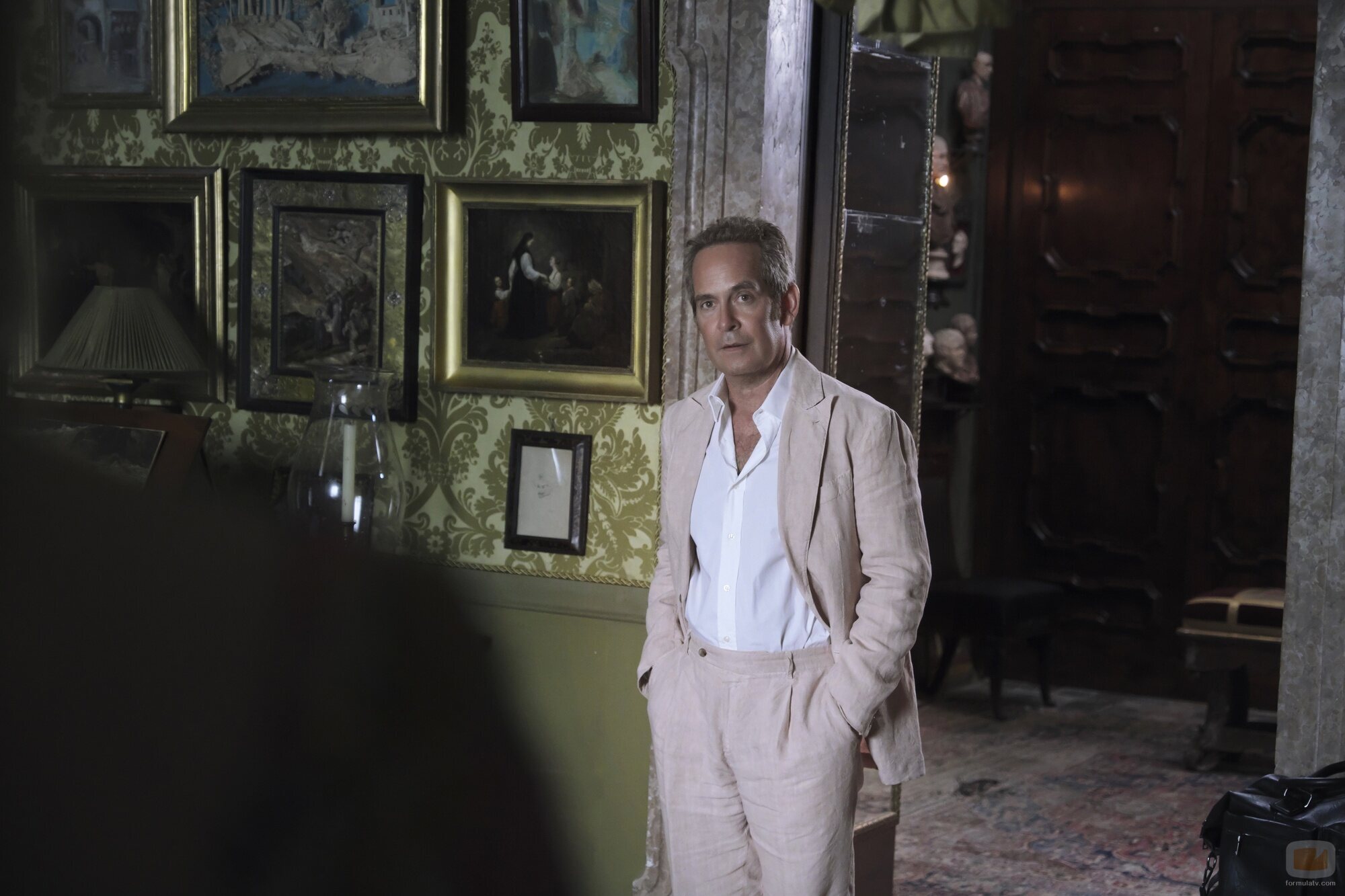 Tom Hollander en el 2x07 de 'The White Lotus'