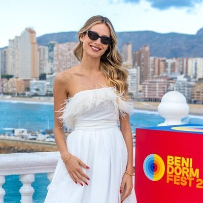 Celine Van Heel posa en la rueda del prensa del Benidorm Fest 2025