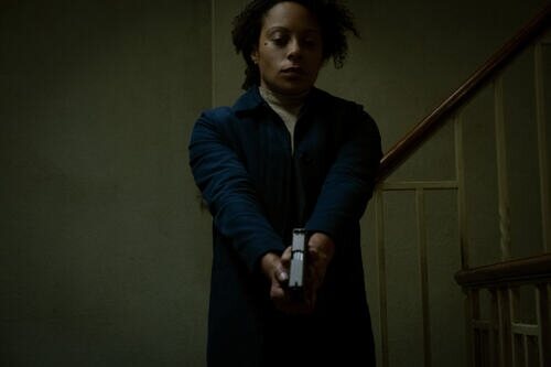 Rosalind Eleazar en el 1x03 de 'Slow Horses'