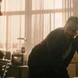 Kadiff Kirwan en el 2x03 de 'Slow Horses'