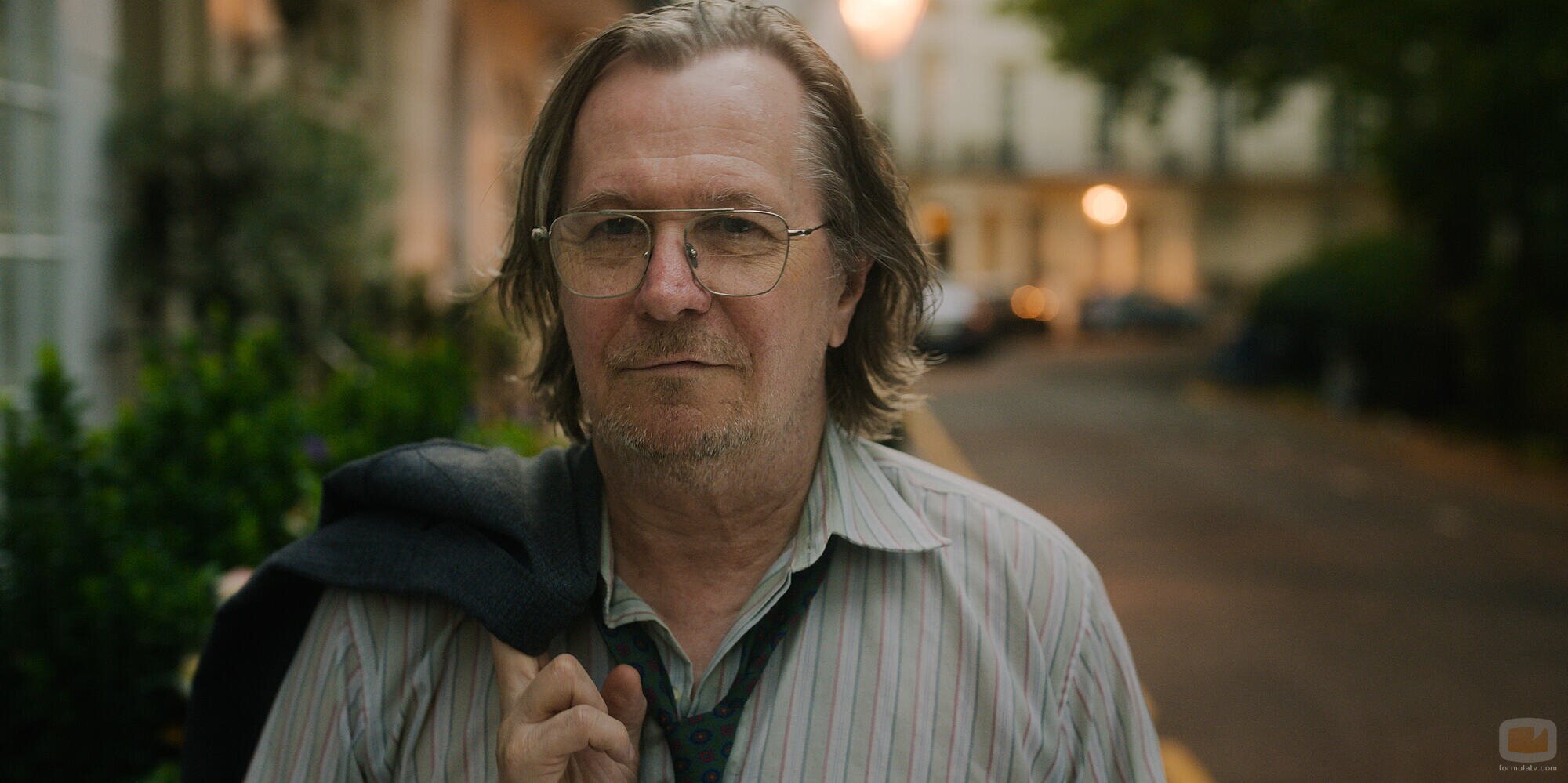 Foto de Gary Oldman en el 2x04 de 'Slow Horses'