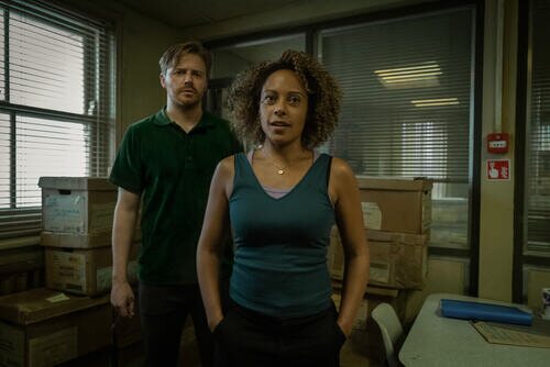 Rosalind Eleazar y Jack Lowden en 'Juegos extraños' de 'Slow Horses'