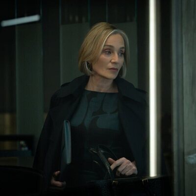 Kristin Scott Thomas en 3x01 'Juegos extraños' de 'Slow Horses'