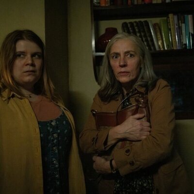 Eliot Salt y Saskia Reeves en 3x06 'Footprint' de 'Slow Horses'