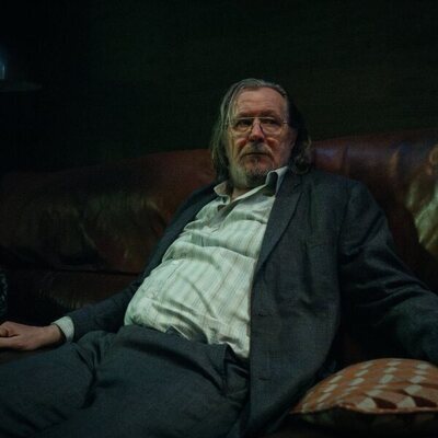 Gary Oldman en 4x01 'Suplantación de identidad' de 'Slow Horses'