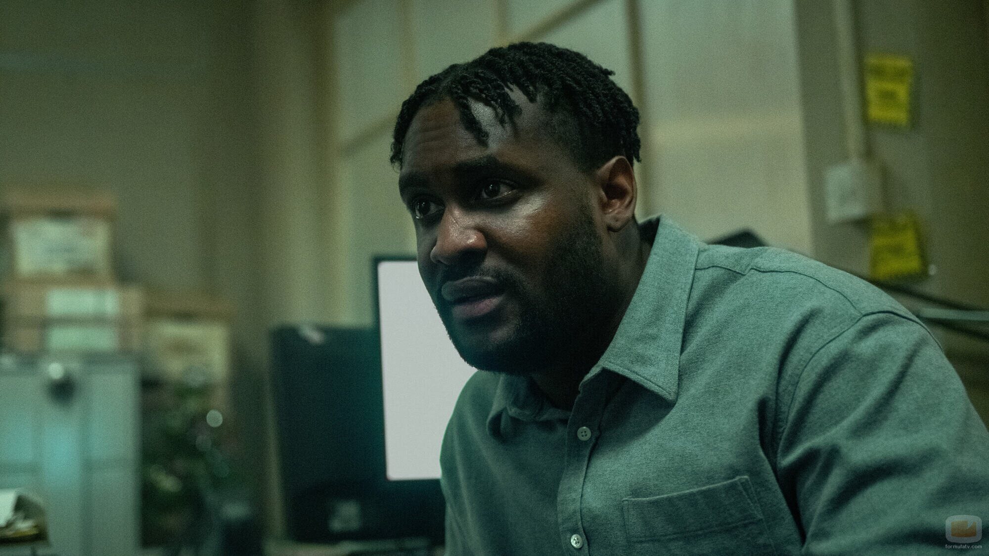 Kadiff Kirwan en 4x01 titulado 'Suplantación de identidad' de 'Slow Horses'