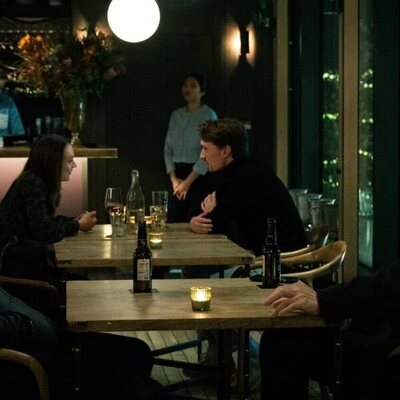 Hugo Weaving y Jack Lowden en 4x06 titulado 'Hola y adiós' de 'Slow Horses'