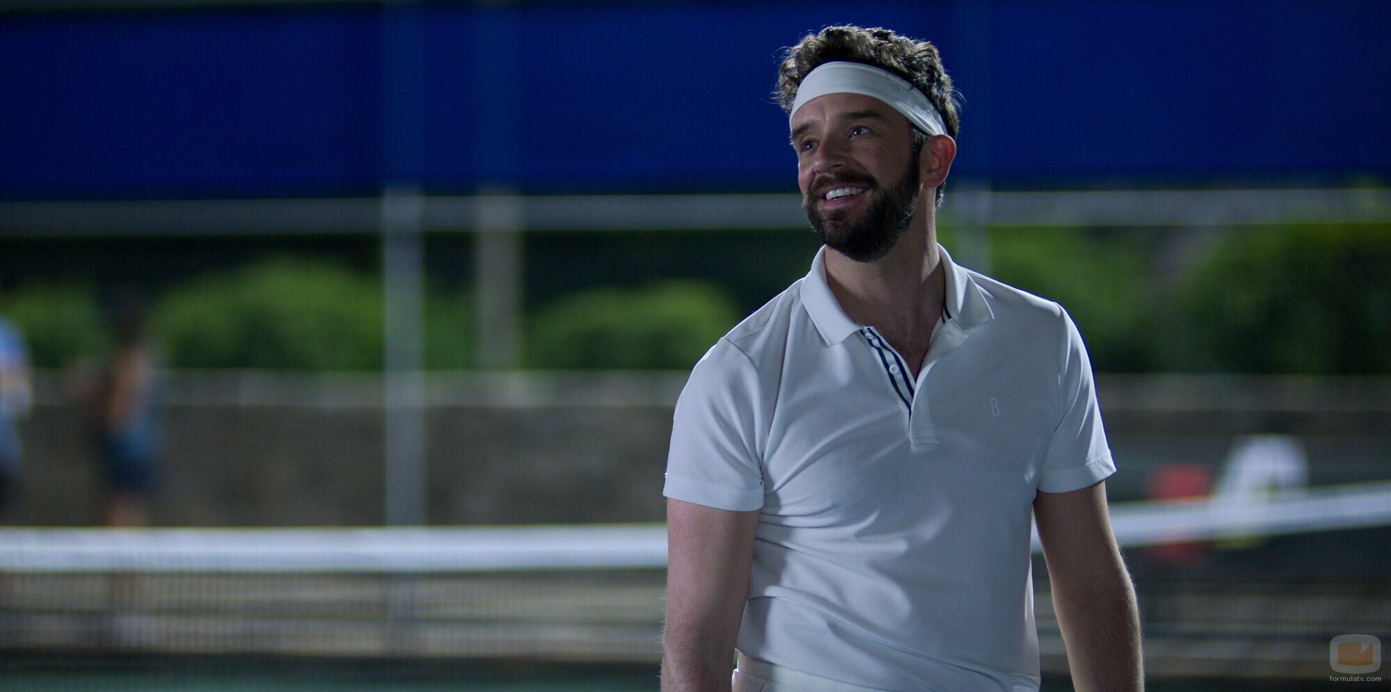 Michael Urie en el 1x02 de 'Shrinking'