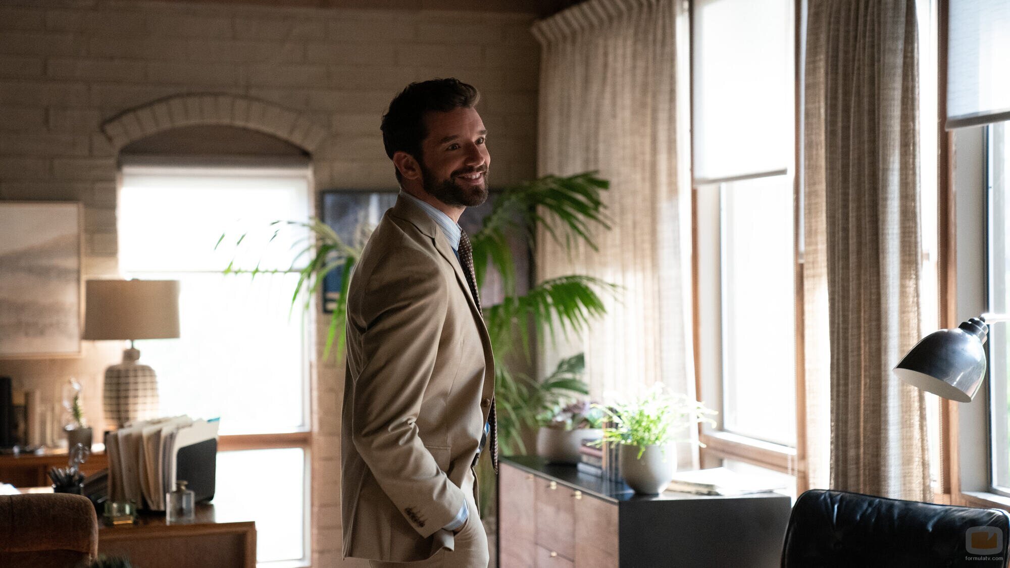 Michael Urie en 1x04 titulado 'Patatas' de 'Terapia sin filtro'