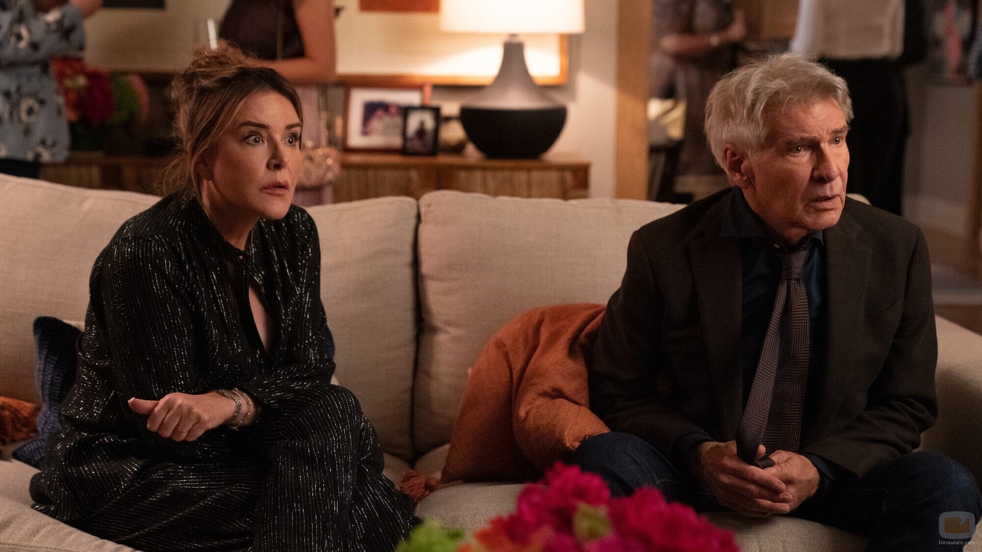 Christa Miller y Harrison Ford en la temporada 1 y el capítulo 06 de 'Terapia sin filtro'