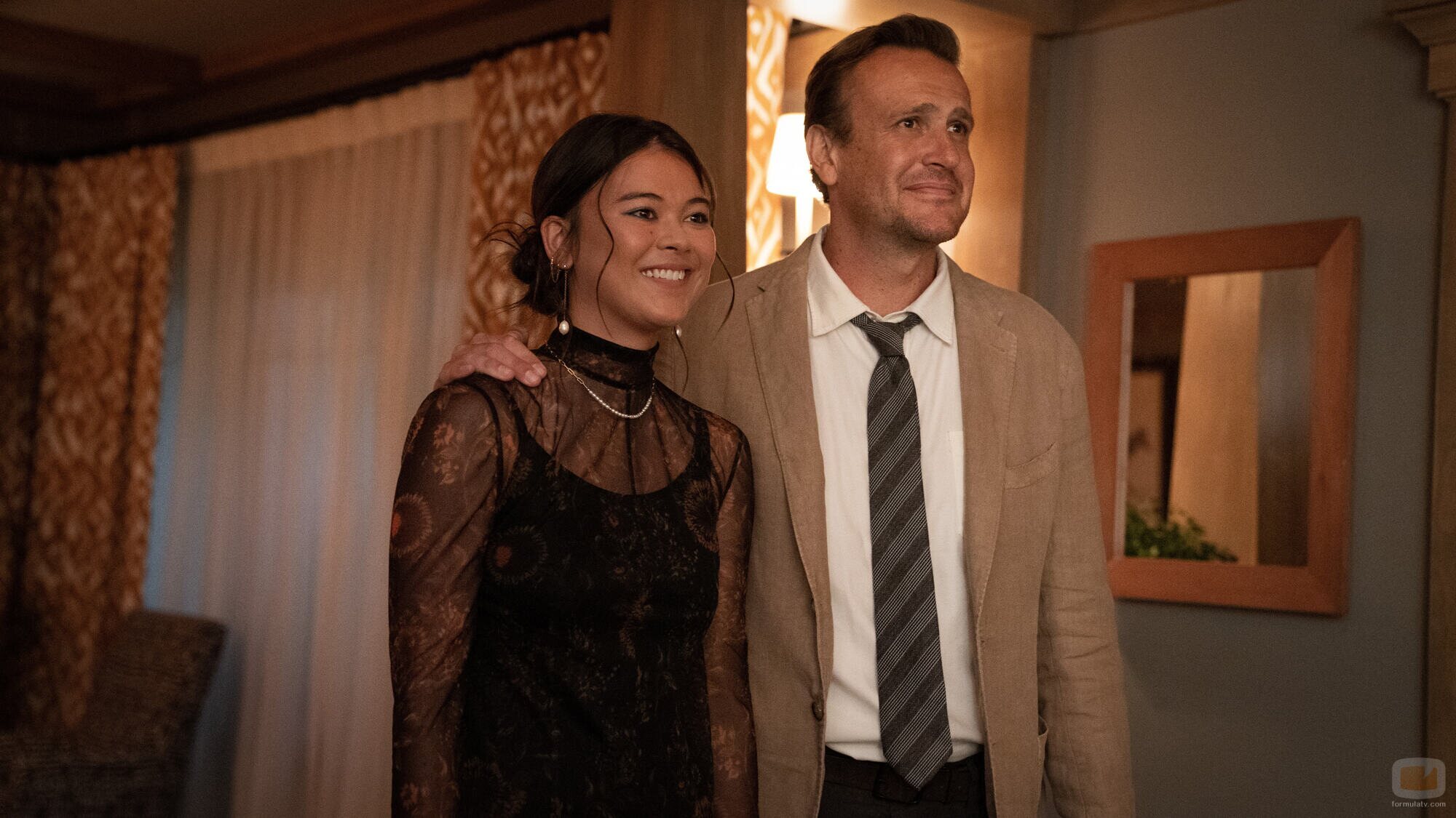 Jason Segel y Lukita Maxwell en 'Síndrome del impostor' de 'Terapia sin filtro'