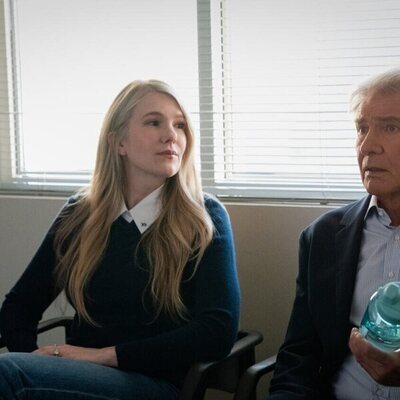 Lily Rabe y Harrison Ford en la temporada 1 y el capítulo 07 de 'Terapia sin filtro'