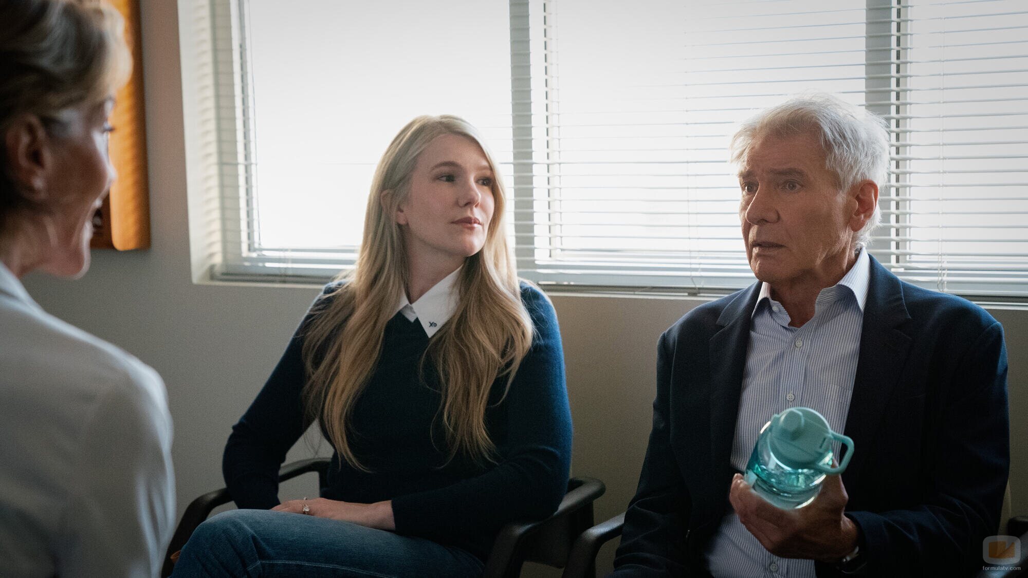 Lily Rabe y Harrison Ford en la temporada 1 y el capítulo 07 de 'Terapia sin filtro'