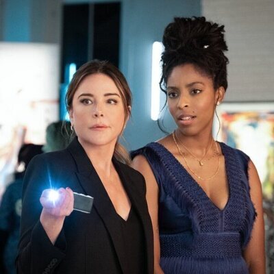 Christa Miller y Jessica Williams en 1x08 titulado 'Bup' de 'Terapia sin filtro'