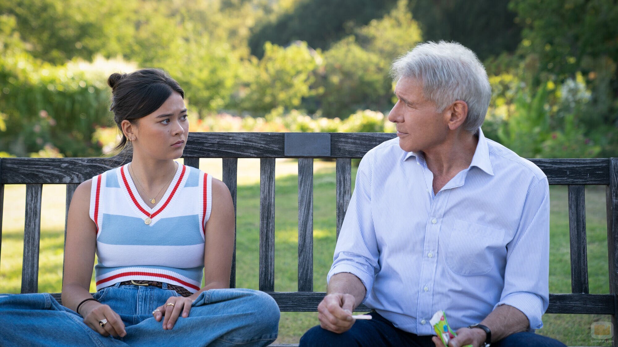 Harrison Ford y Lukita Maxwell en 'Bup' de 'Shrinking'