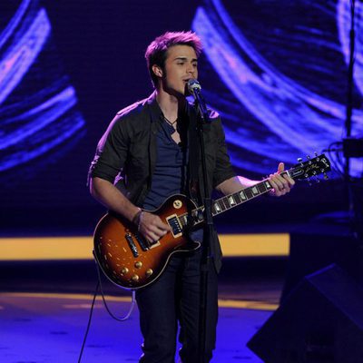 Kris Allen en 'American Idol', durante su actuación