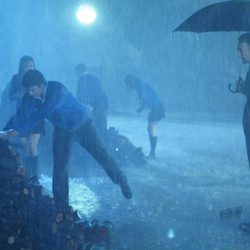 Jacques Noiret obliga a trabajar bajo la lluvia a los protagonistas de 'El internado'