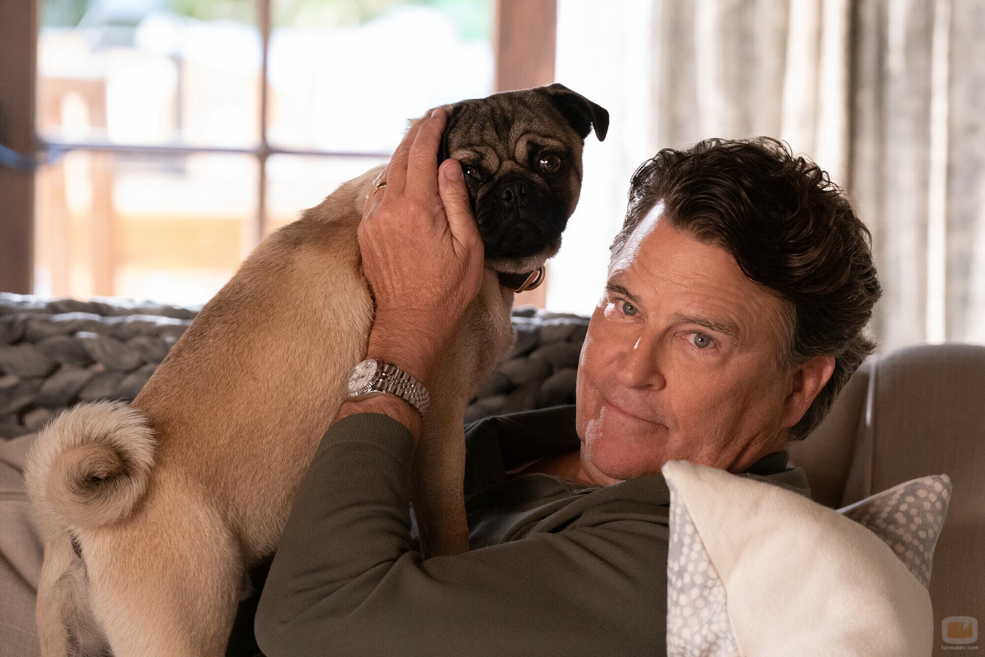 Ted McGinley en 2x01 titulado 'Jimminear' de 'Terapia sin filtro'