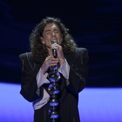 Lucas Bun y 'Te escribo en el cielo' en el Benidorm Fest 2025