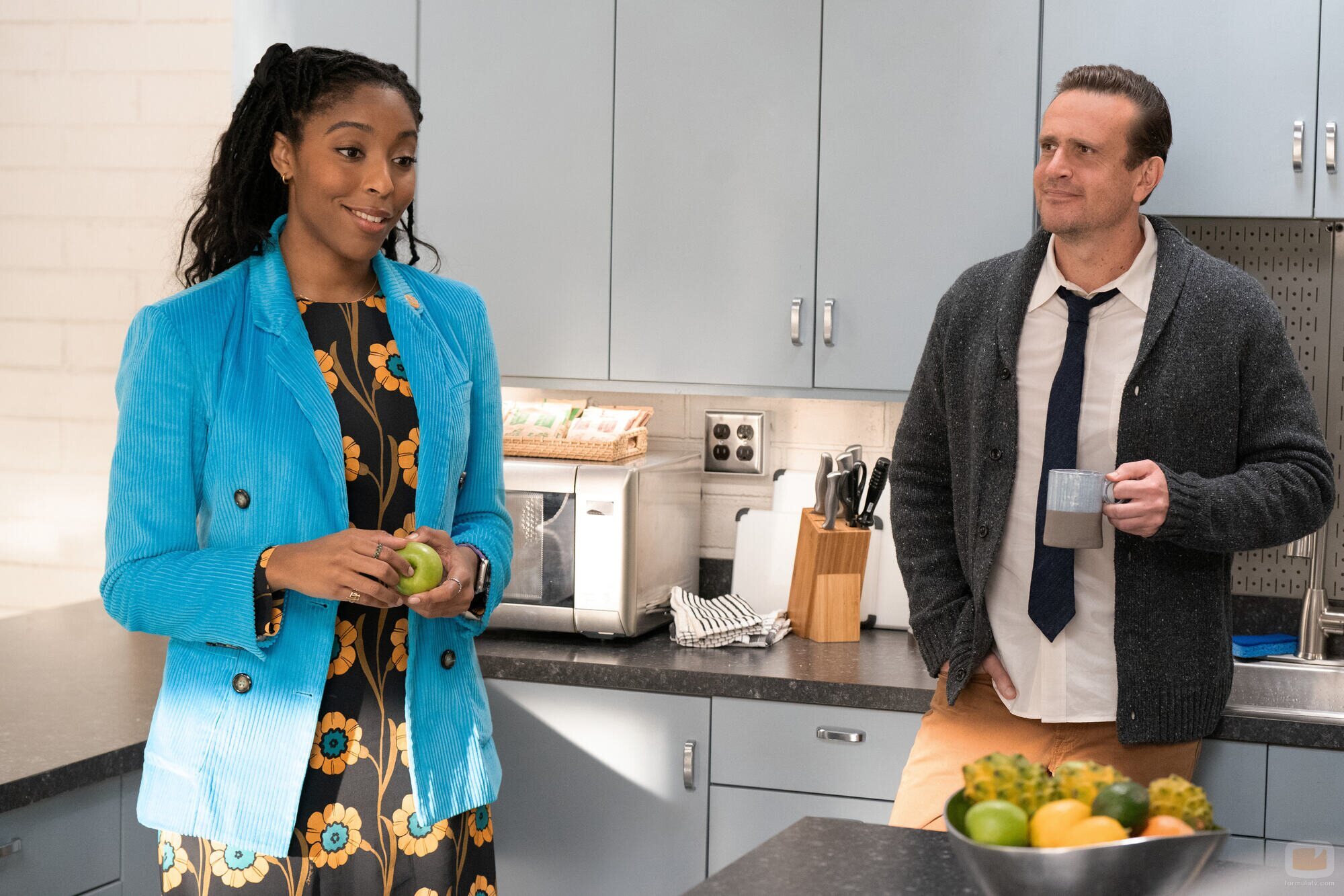 Jason Segel y Jessica Williams en 'No sé qué egomierda' de 'Shrinking'