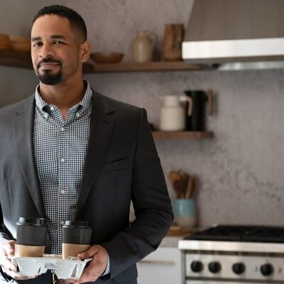 Damon Wayans en la temporada 2 y el capítulo 04 de 'Terapia sin filtro'