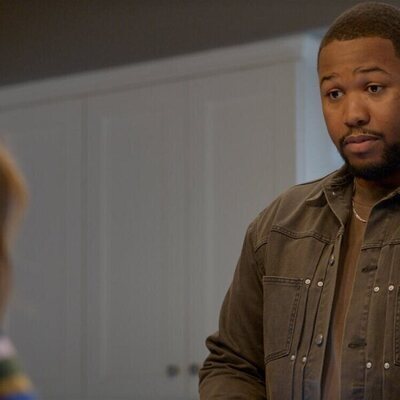 Luke Tennie en el 2x10 de 'Shrinking'