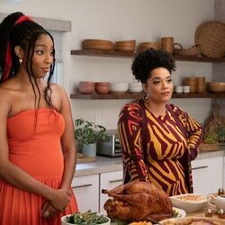 Jessica Williams en 2x12 titulado 'El último Acción de Gracias' de 'Terapia sin filtro'