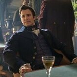 Luke Thompson en 3x01 titulado 'En el candelero' de 'Los Bridgerton'