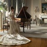 Hannah Dodd en Capítulo 1 titulado 'En el candelero' de 'Los Bridgerton'