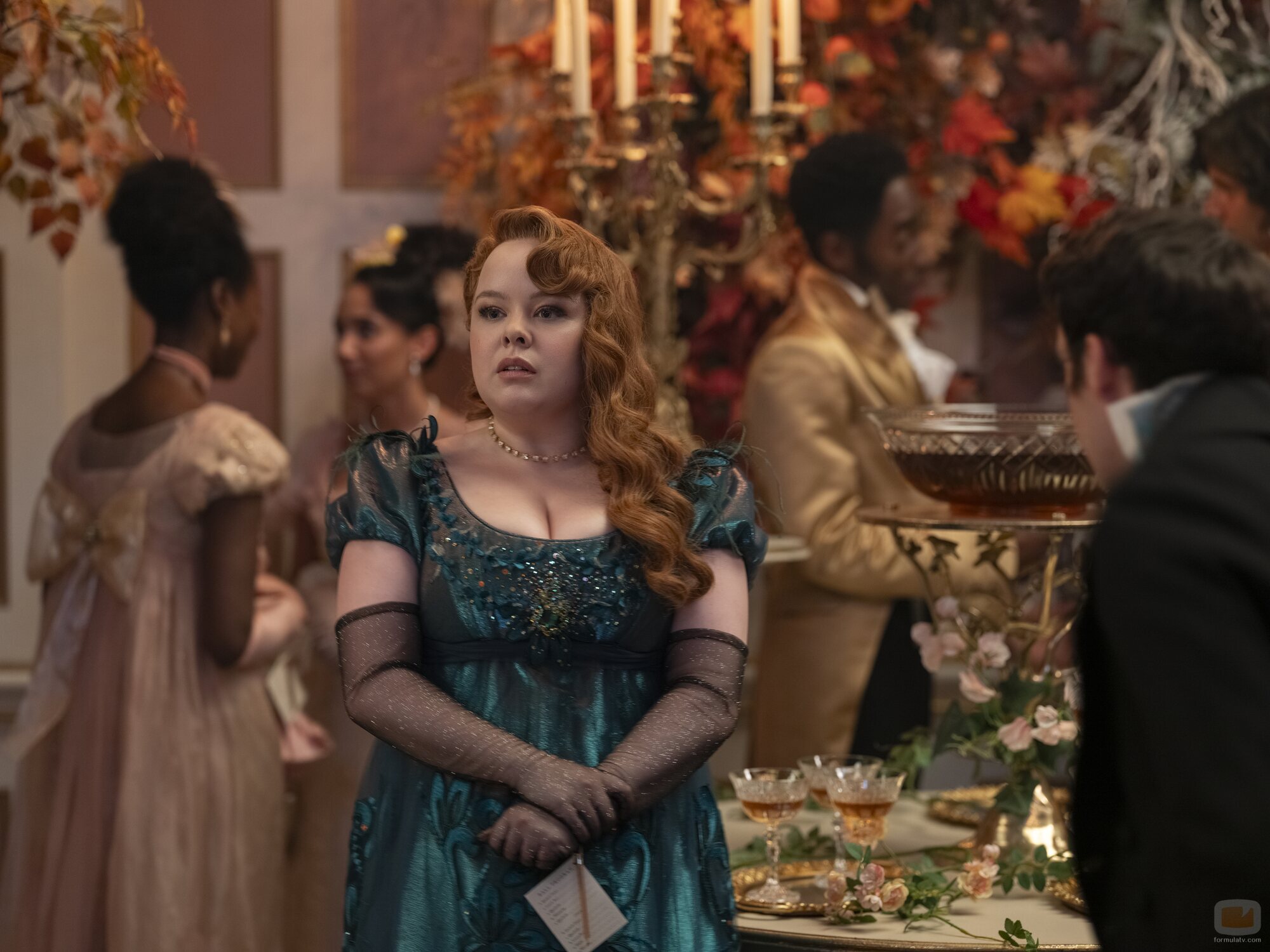 Nicola Coughlan en 3x01 'En el candelero' de 'Los Bridgerton'