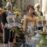 Polly Walker en la temporada 3 y el capítulo 01 de 'Los Bridgerton'
