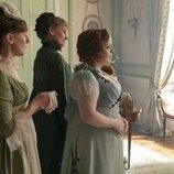 Nicola Coughlan y Lorraine Ashbourne en el 3x02 de 'Bridgerton'