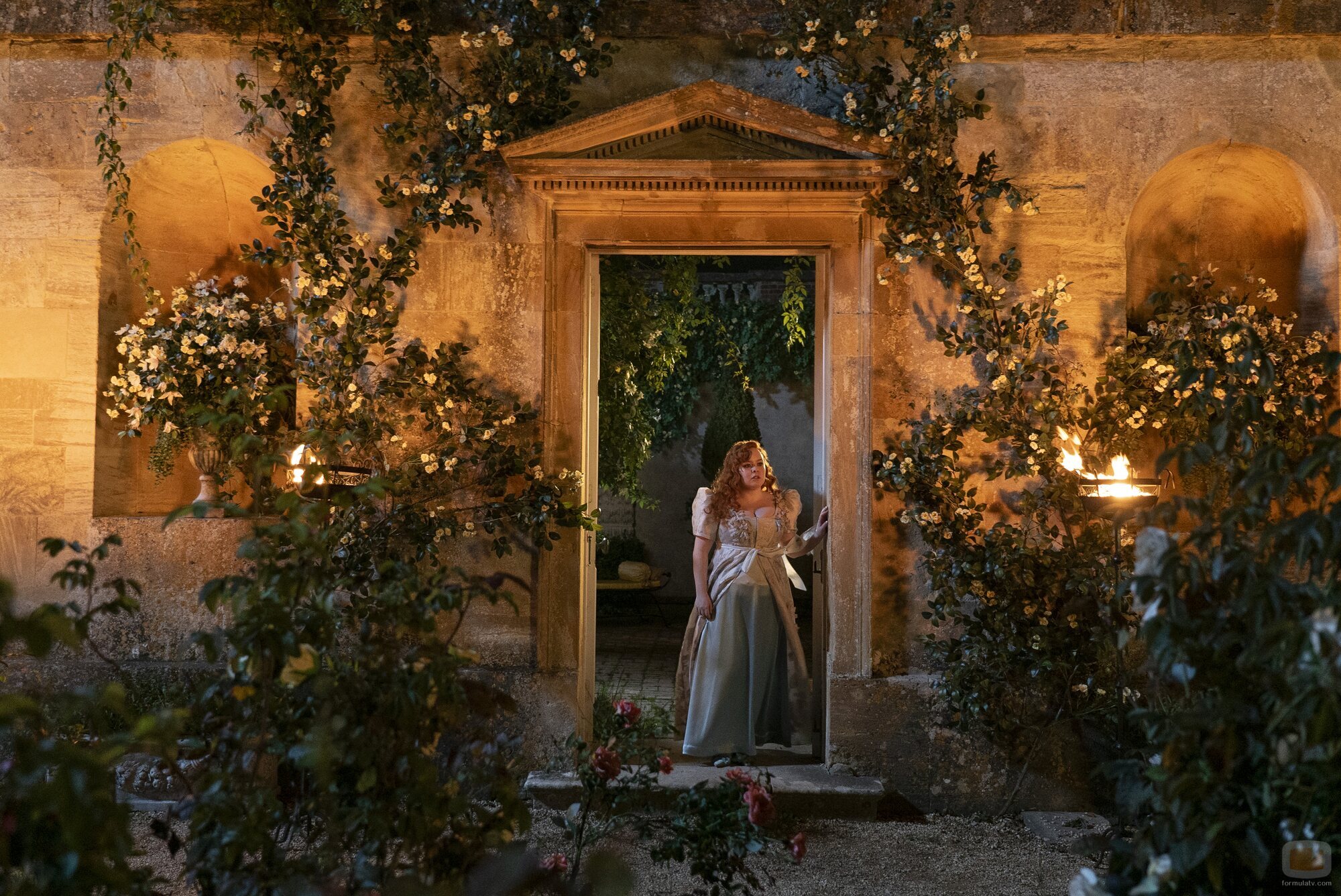 Nicola Coughlan en 3x03 'Fuerzas de la naturaleza' de 'Los Bridgerton'