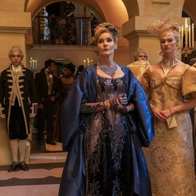 Joanna Bobin y Jessica Madsen en 3x03 'Fuerzas de la naturaleza' de 'Los Bridgerton'