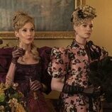 Joanna Bobin y Jessica Madsen en el 3x03 de 'Los Bridgerton'