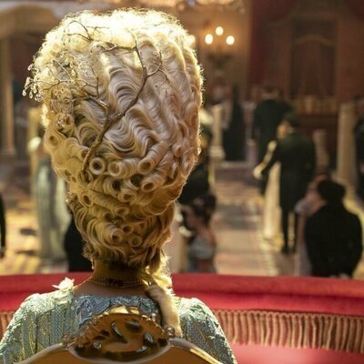 Golda Rosheuvel en 'Viejas amistades' de 'Los Bridgerton'