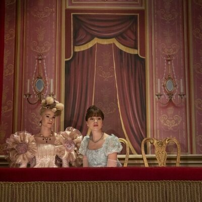 Claudia Jessie y Jessica Madsen en el 3x04 de 'Los Bridgerton'
